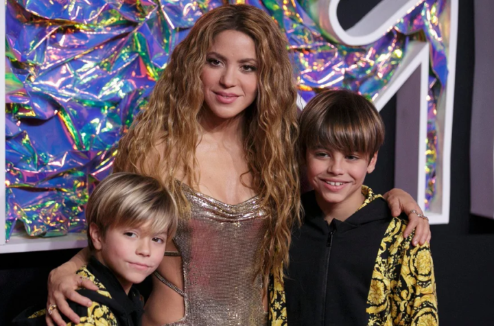 Hijo de Shakira sorprende tocando el piano y cantando canción de Camilo Echeverry
