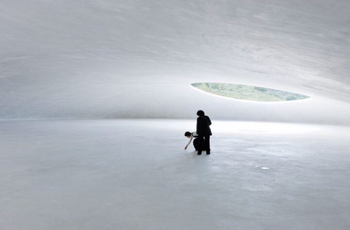 Iwan Baan. Museo de Arte de Teshima, Tonosho, Japón, 2010. Arquitectura: Ryue Nishizawa