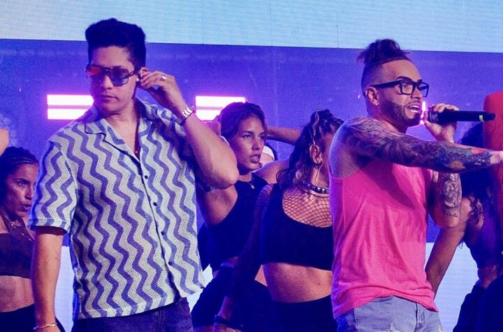 Chyno y Nacho impactaron juntos en los premios Heat 2024