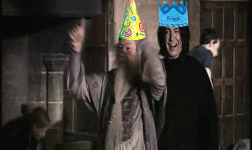 Dumbledore y Severus Snape usan gorros de fiesta y bailan celebrando.- Blog Hola Telcel