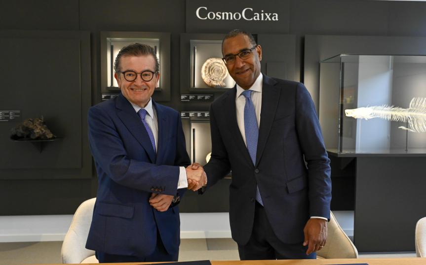 El director general adjunto de la Fundación "la Caixa", Juan Ramón Fuertes, y el presidente del AMNH, Sean Decatur© David Campos / Fundación "la Caixa"