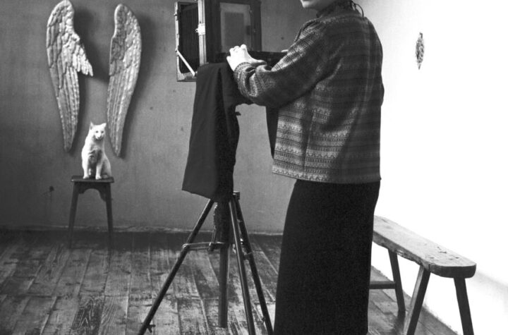 Agnès Varda en su estudio de la Rue Daguerre, 1955. Succession Agnès Varda
