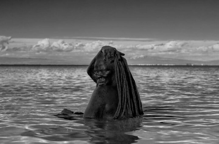 Zanele Muholi. Manzi I, West Coast, Cape Town, 2022. Cortesía de la artista y Yancey Richardson Gallery