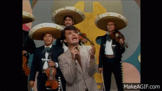 Juan Gabriel cantando en un programa de televisión.- Blog Hola Telcel