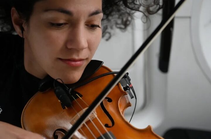 La violinista Sarah Gillis interpretó desde el espacio un tema de Star Wars junto a varias orquestas, incluida la venezolana El Sistema