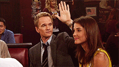Personaje de How I met your mother bajando la mano de manera triste luego de enterarse que la serie de How I met your father fue cancelada tras dos temporadas.- Blog Hola Telcel