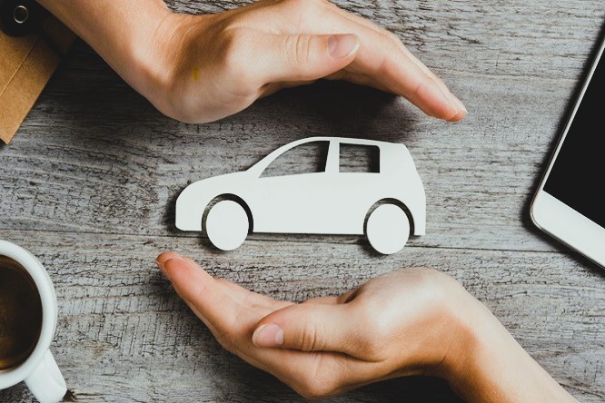 Hjalmar Jesús Gibelli Gómez - El Futuro del Seguro de Autos; Navegando por la Revolución de los Vehículos Autónomos - FOTO