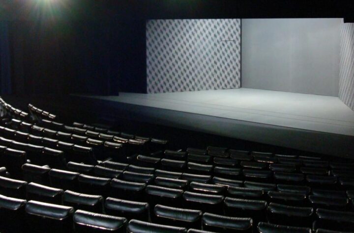 Administrativo especialista en el Teatro Fernán Gómez. Madrid Destino