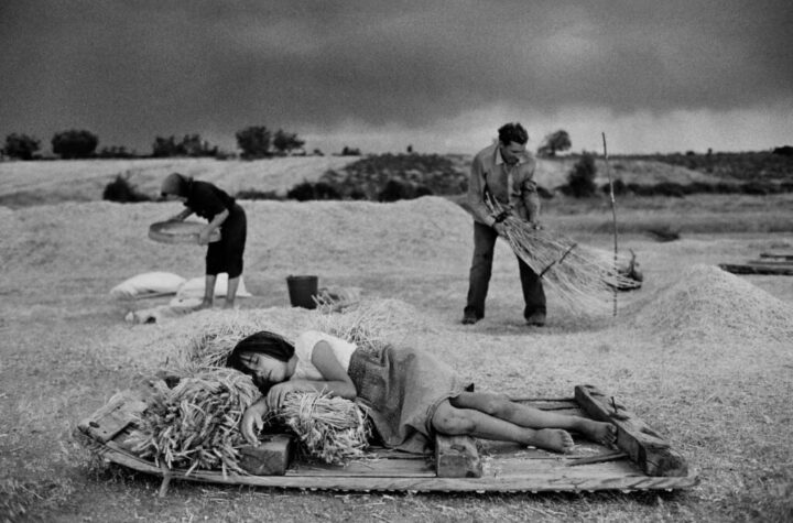 Cristina García Rodero. En las eras. Escober, 1988