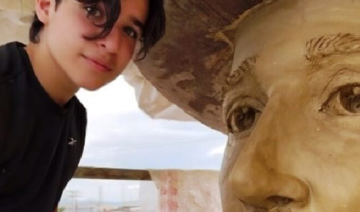 Joven artista esta elaborando la escultura 'más grande del mundo' de José Gregorio Hernández
