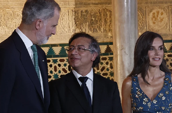 Gustavo Petro intentó romper el protocolo e intentar saludar con un beso a la Reina Letizia