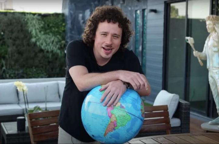 Expulsan a Luisito Comunica de una marcha contra la gentrificación en México: 'Eres parte del problema'
