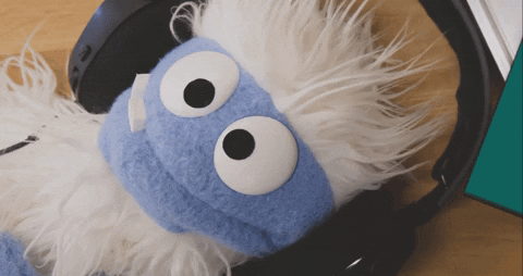 Personaje escuchando pódcast en Claro música.- Blog Hola Telcel