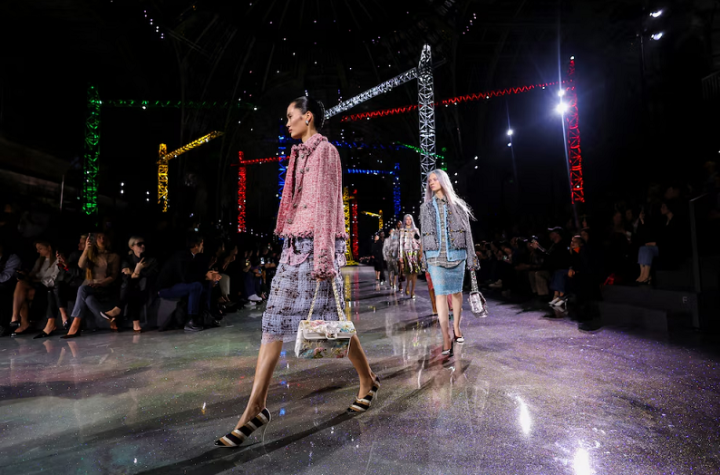 así la reinterpretan las celebridades en alfombras rojas