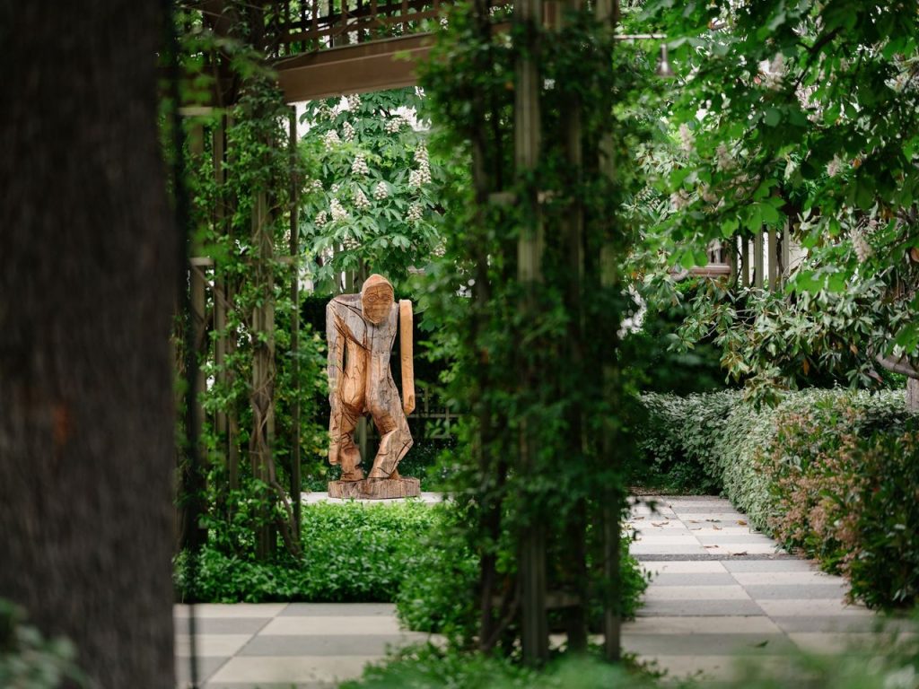 Thomas Houseago. Janus - Mirror Figure, 2025