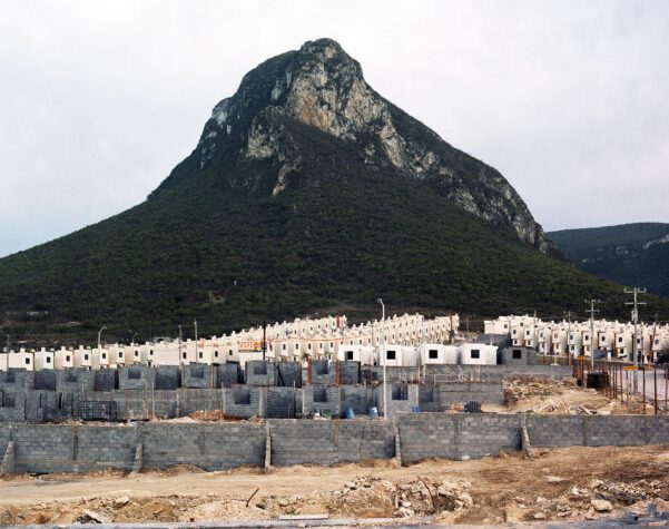 Alejandro Cartagena. Proyectos: 2005–2026. Conversación entre el fotógrafo y Arianna Rinaldo en KBr Fundación Mapfre