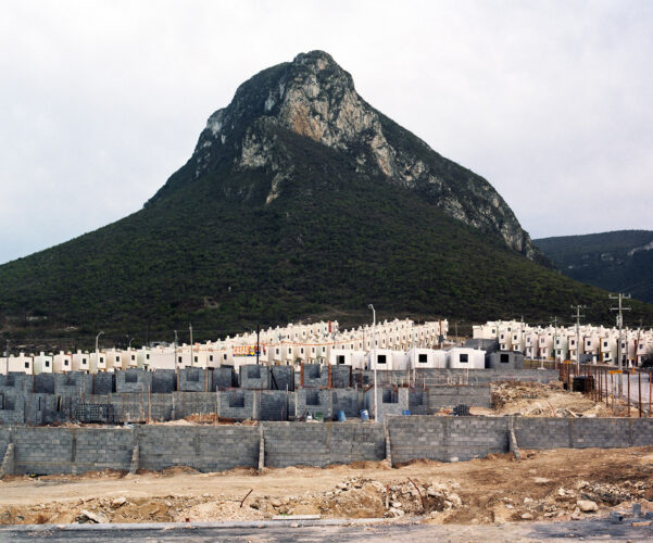Alejandro Cartagena. Proyectos: 2005–2026. Conversación entre el fotógrafo y Arianna Rinaldo en KBr Fundación Mapfre