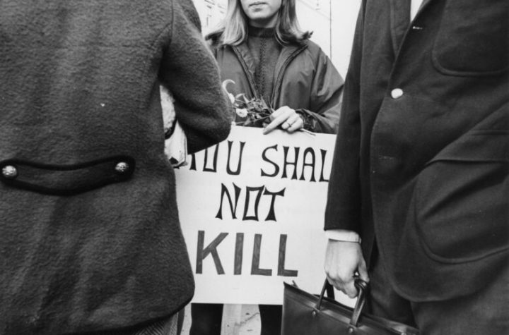 Barbara Pflaum. Anti-Vietnam War demonstration as part of the May 1st rally on the Ringstraße, Vienna, 1970. © APA-Images / brandstaetter images / Barbara Pflaum