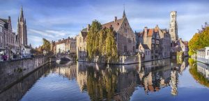 Muelle del Rosario, uno de los rincones más famosos y fotografiados de Brujas. Visit Bruges - © Jan Darthet