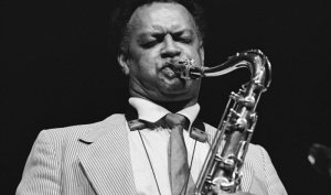 Falleció Plas Johnson, el saxofonista que convirtió el tema de ‘La Pantera Rosa’ en un clásico