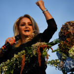 Muere a sus 75 años Bonnie Tyler, icono musical de los años 80