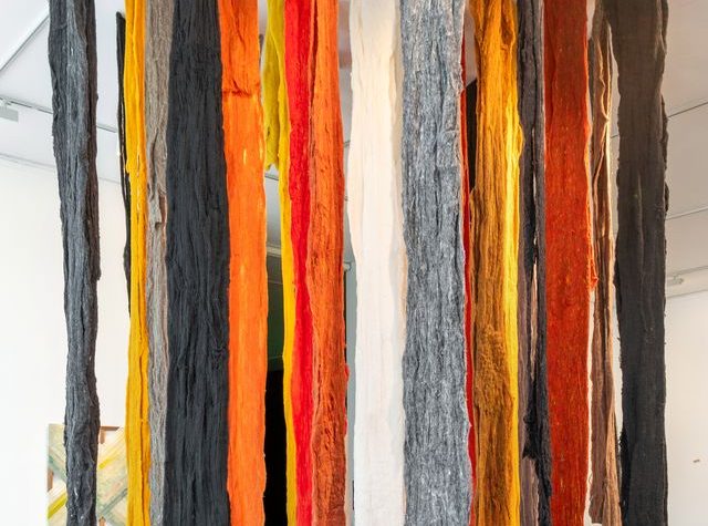 Cecilia Vicuña. Burnt Quipu, 2018. Instituto Valenciano de Arte Moderno. IVAM